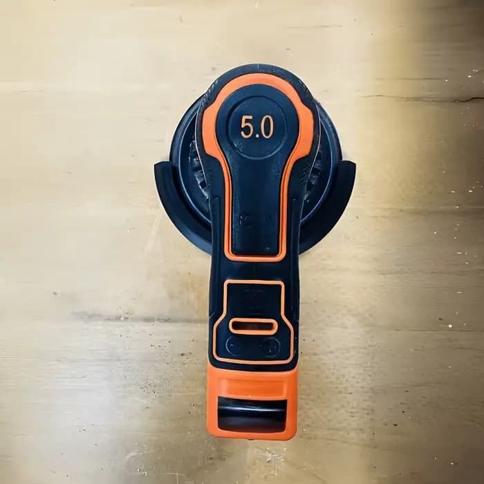 Support mural pour ponceuse de 150 mm, cadre peu encombrant avec support robuste et système de rail 