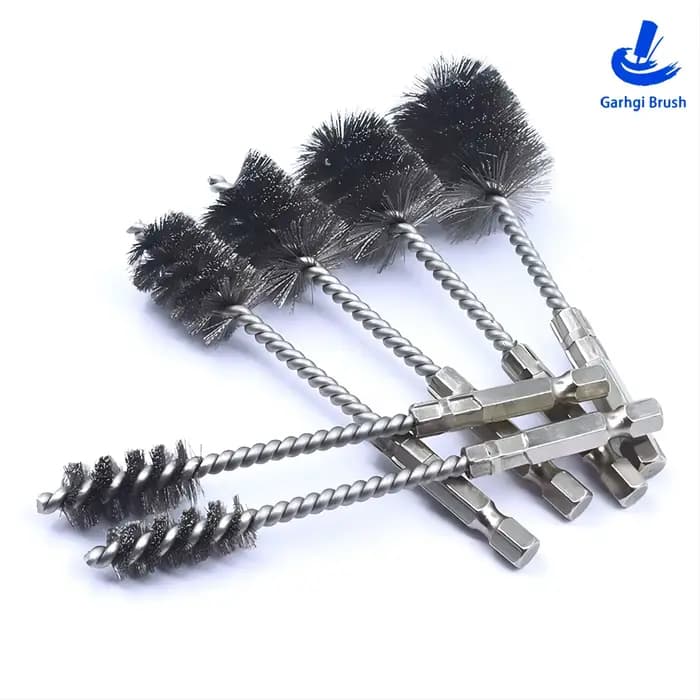 Brosse métallique à tige hexagonale de 1/4 pouces