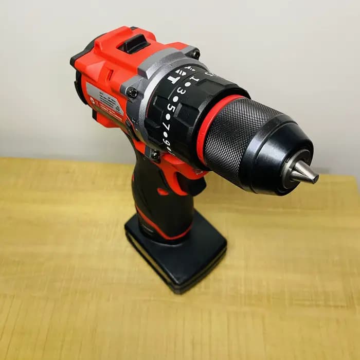 Perceuse-visseuse à percussion sans fil Milwaukee 12V