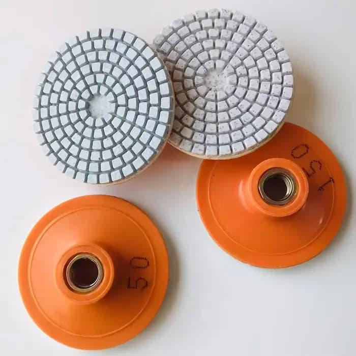 Disque de polissage pour la coupe des carreaux de céramique