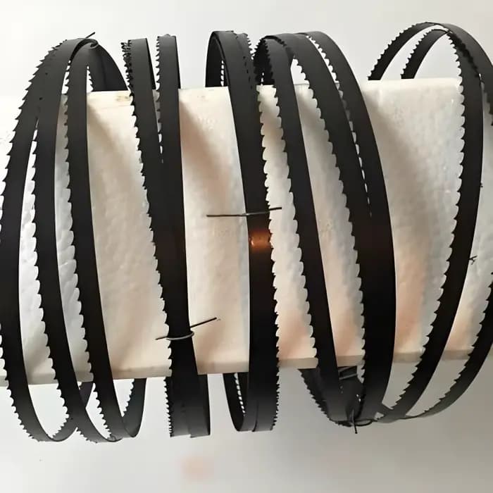 Lames de scie à ruban de haute qualité pour scier le bois dur, le bois tendre et le plastique – Longueurs 2320, 2240, 2360, 2560 x 12,7 mm de large, 6T, 10T, 14T