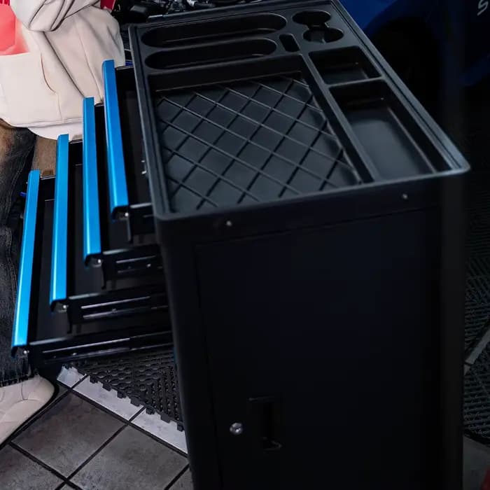 Armoire à outils industrielle avec roulettes