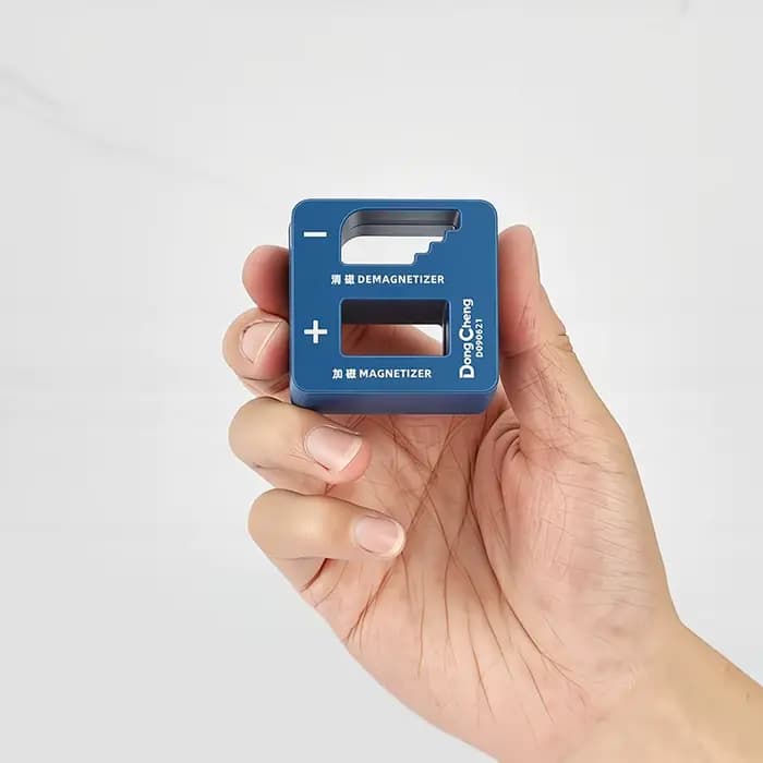 Magnétiseur/démagnétiseur compact et portable 49x29x51mm – Outil magnétique mini pour tournevis et embouts de perceuse – Démagnétisation pratique