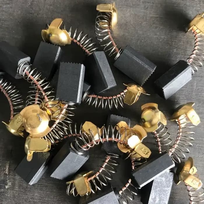 10/20 pièces Nouvelles brosses en carbone génériques 5x8x13mm pour outils à main