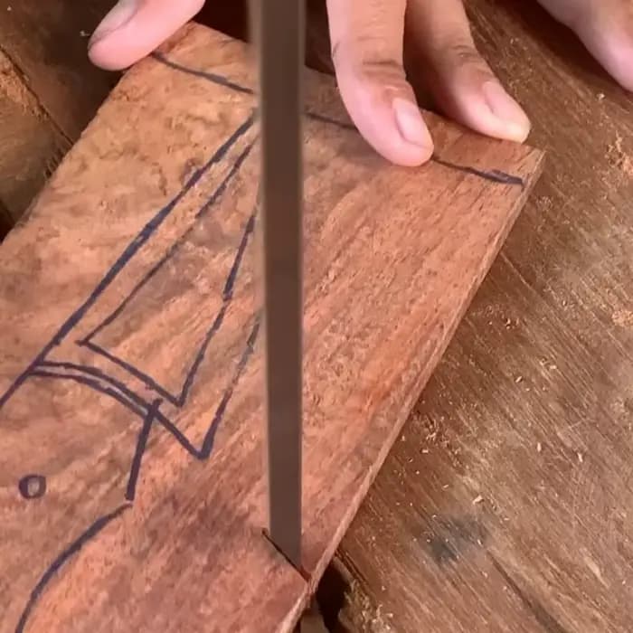 Lames de scie à ruban pour la coupe du bois dur