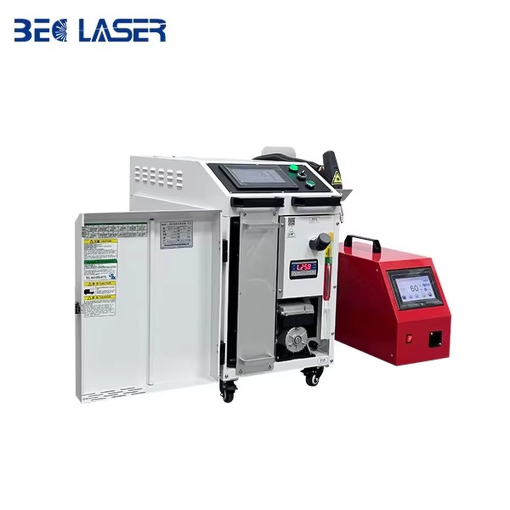 Machine de soudage au laser portative industrielle 3 en 1 de 1500 W à 3000 W pour la découpe des métaux et le nettoyage de la rouille
