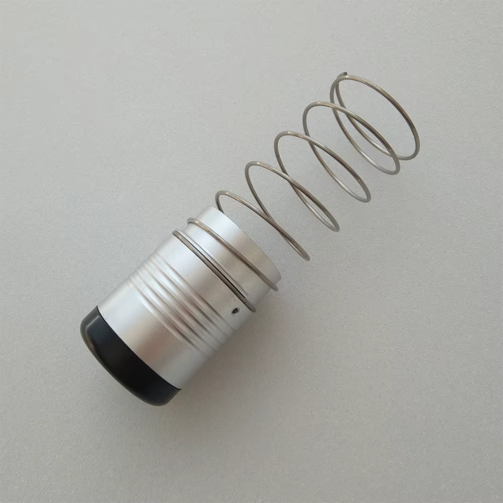 Pied presseur pour outil à couteau oscillant