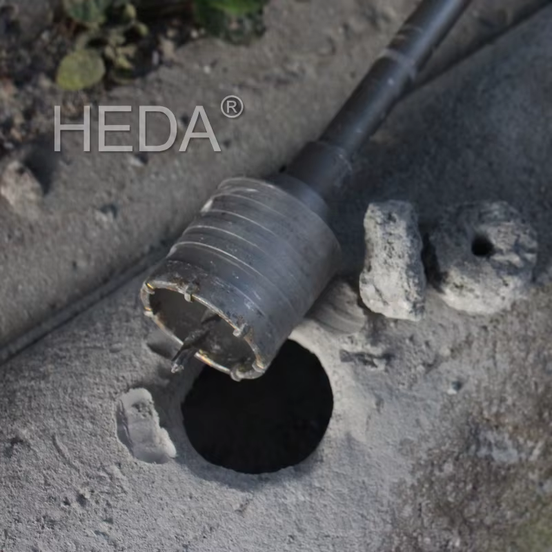 Scie cloche pour béton