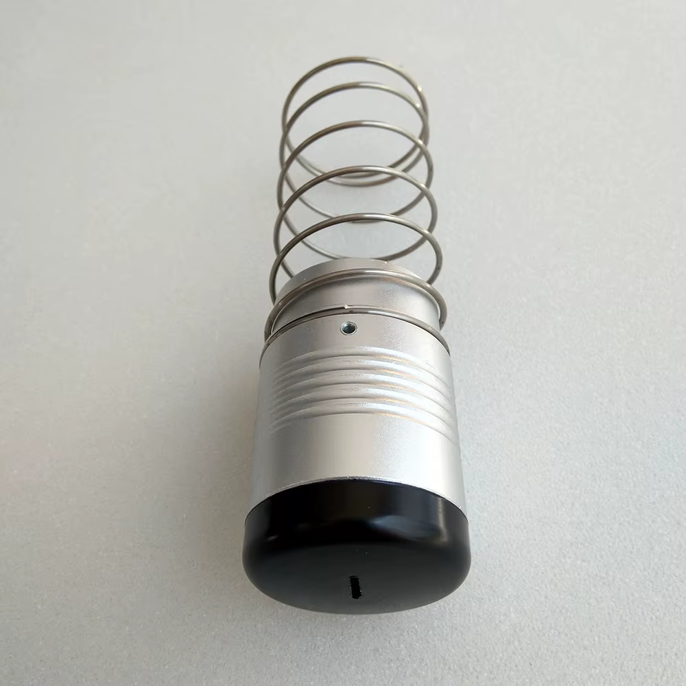 Pied presseur pour outil à couteau oscillant