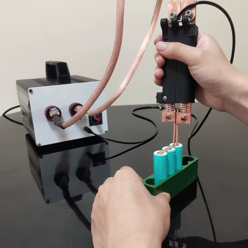 Stylo de soudage par points intégré