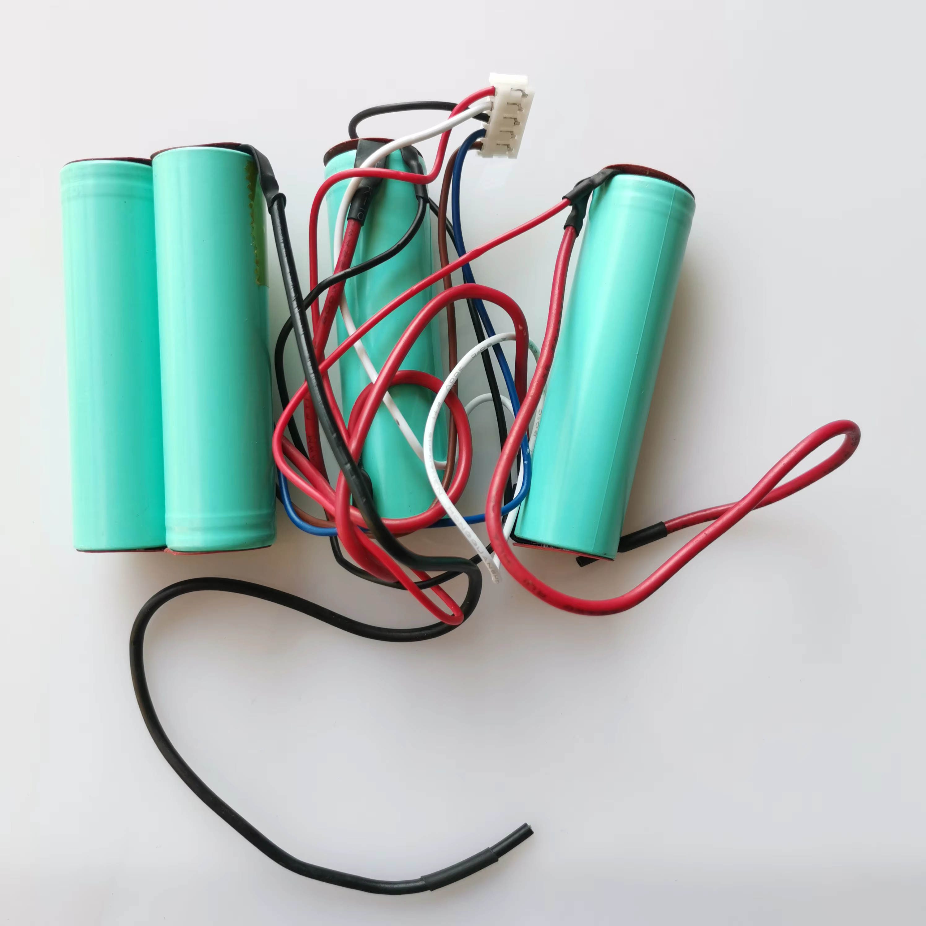 Nouveau Batterie Li-ion 14.4V 3400mAh/2800mAh pour Electrolux ERG105 900273772   Aspirateur robot NV144L15BC avec prise