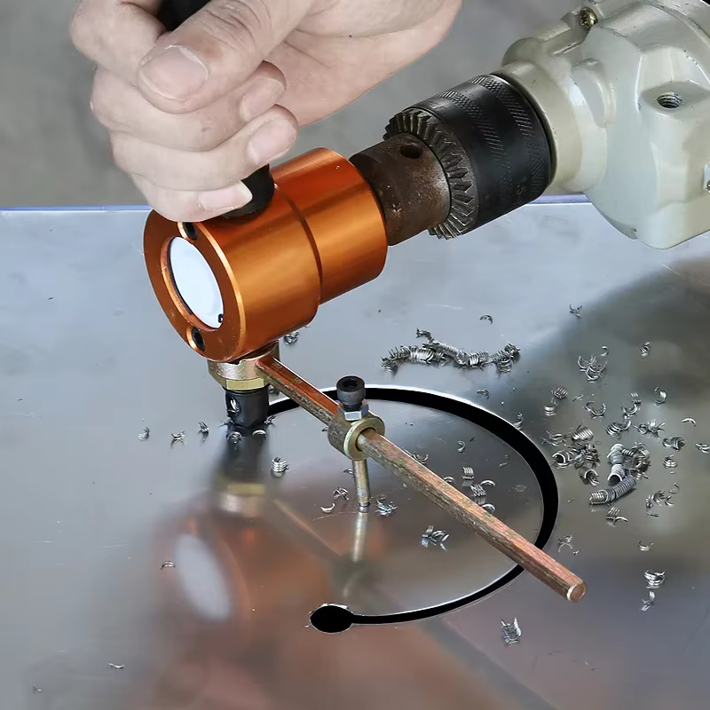 Coupe électrique de tôle