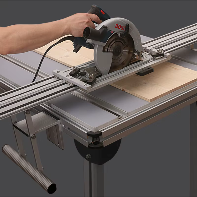 Rail de guidage à double couche pour scie circulaire électrique