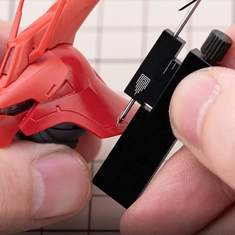 Outils de construction : Règle de traçage équidistante et traçeurs parallèles pour créer des lignes de contour gravées sur les modèles