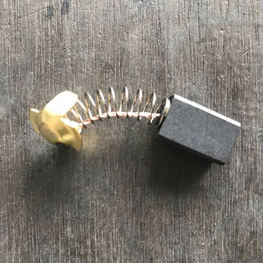 10/20 pièces Nouvelles brosses en carbone génériques 5x8x13mm pour outils à main