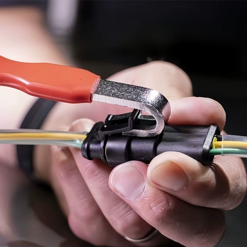 Pince multifonctionnelle universelle pour démontage de conduites de carburant