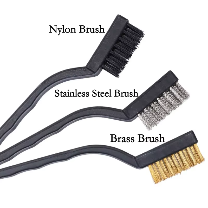 Ensemble de brosses métalliques à poignée incurvée