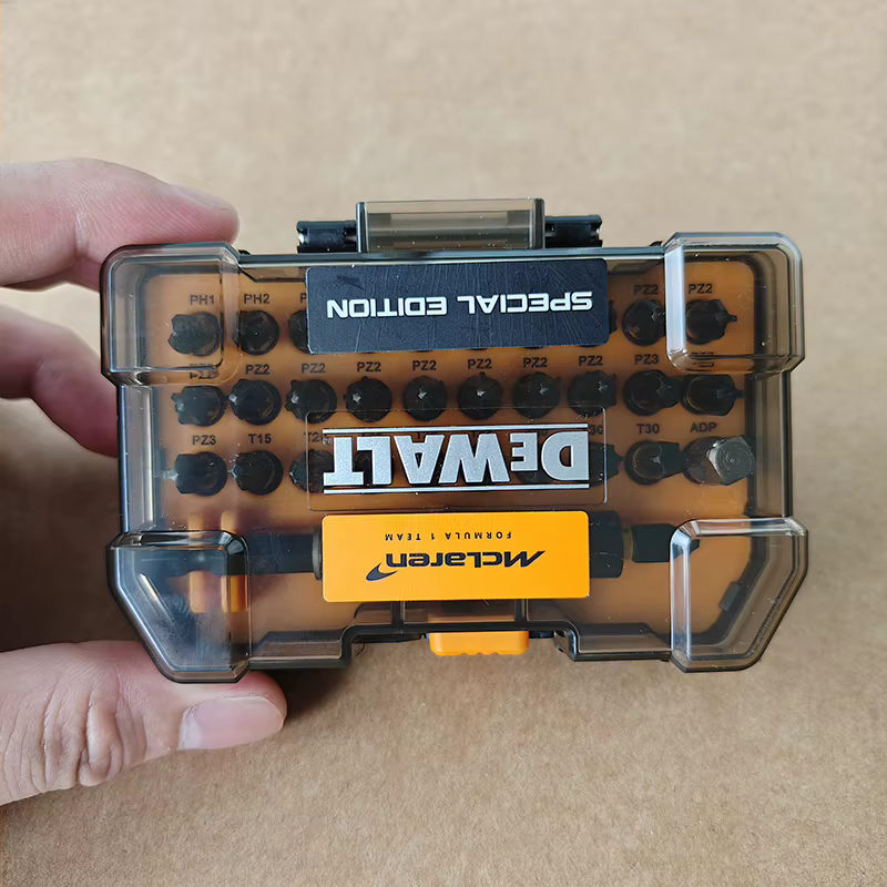 DEWALT DT70900T Édition Spéciale – Kit de visseuse à chocs 32 pièces pour une durabilité maximale