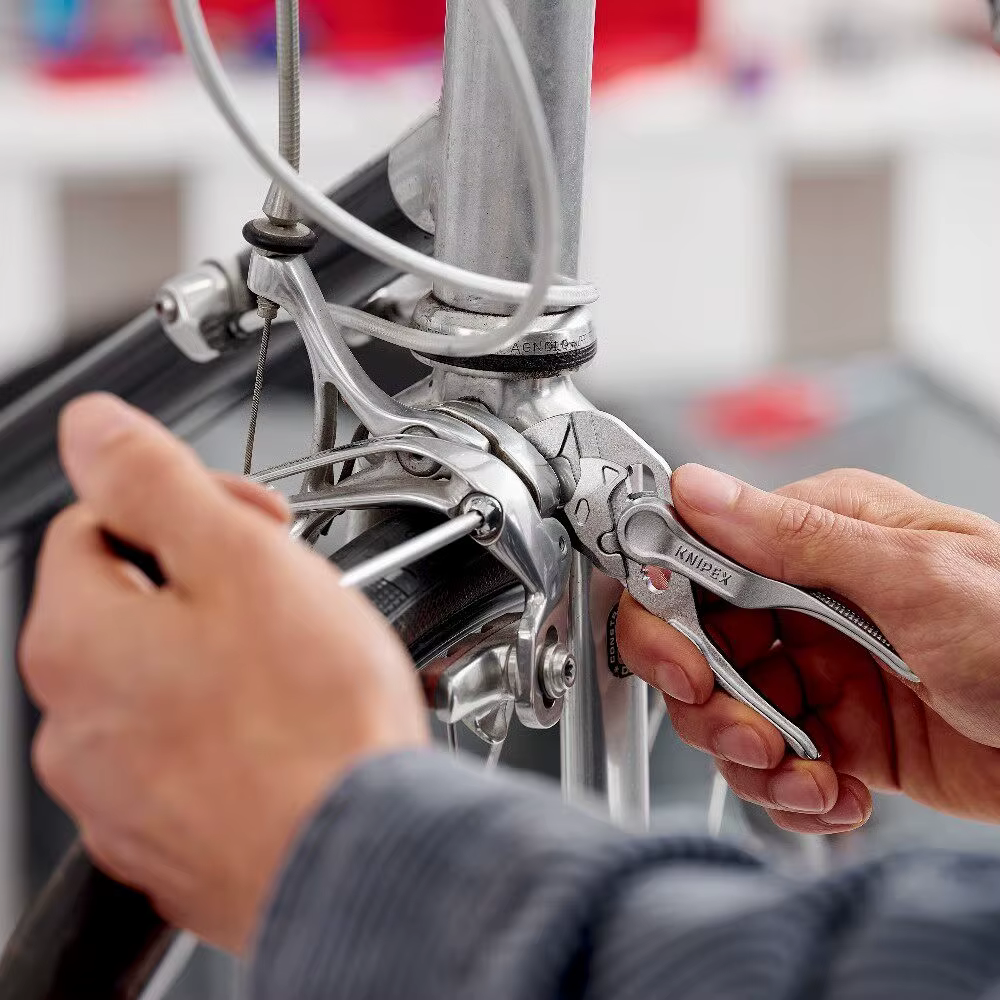 Knipex 8604100 Pince à sertir compacte réglable en acier chromé durable pour les professionnels et les réparations à domicile ou au garage