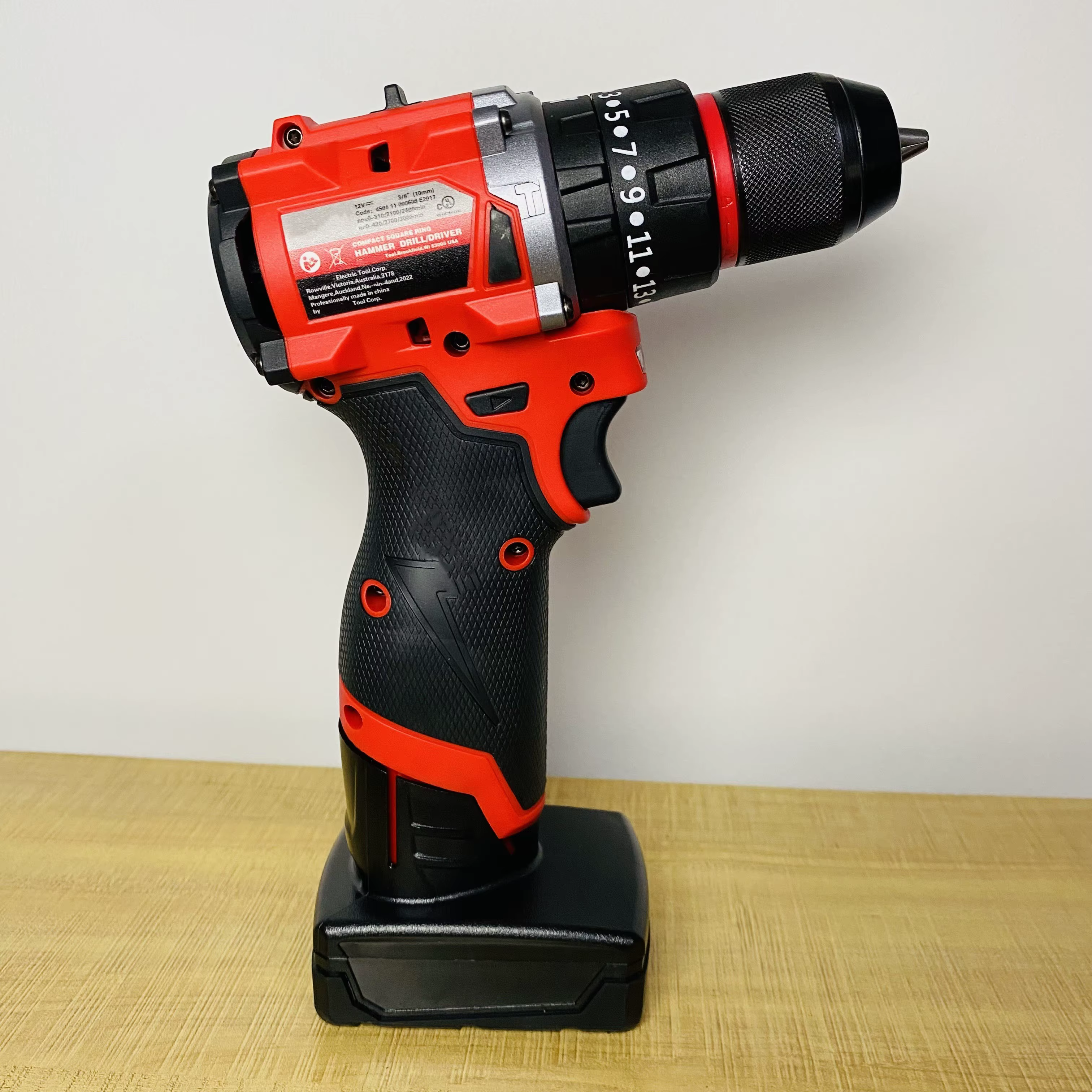 Perceuse à percussion compacte 10 mm sans balais