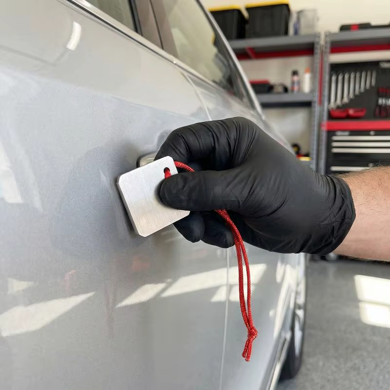Grattoir pour enlever la peinture automobile et le vernis