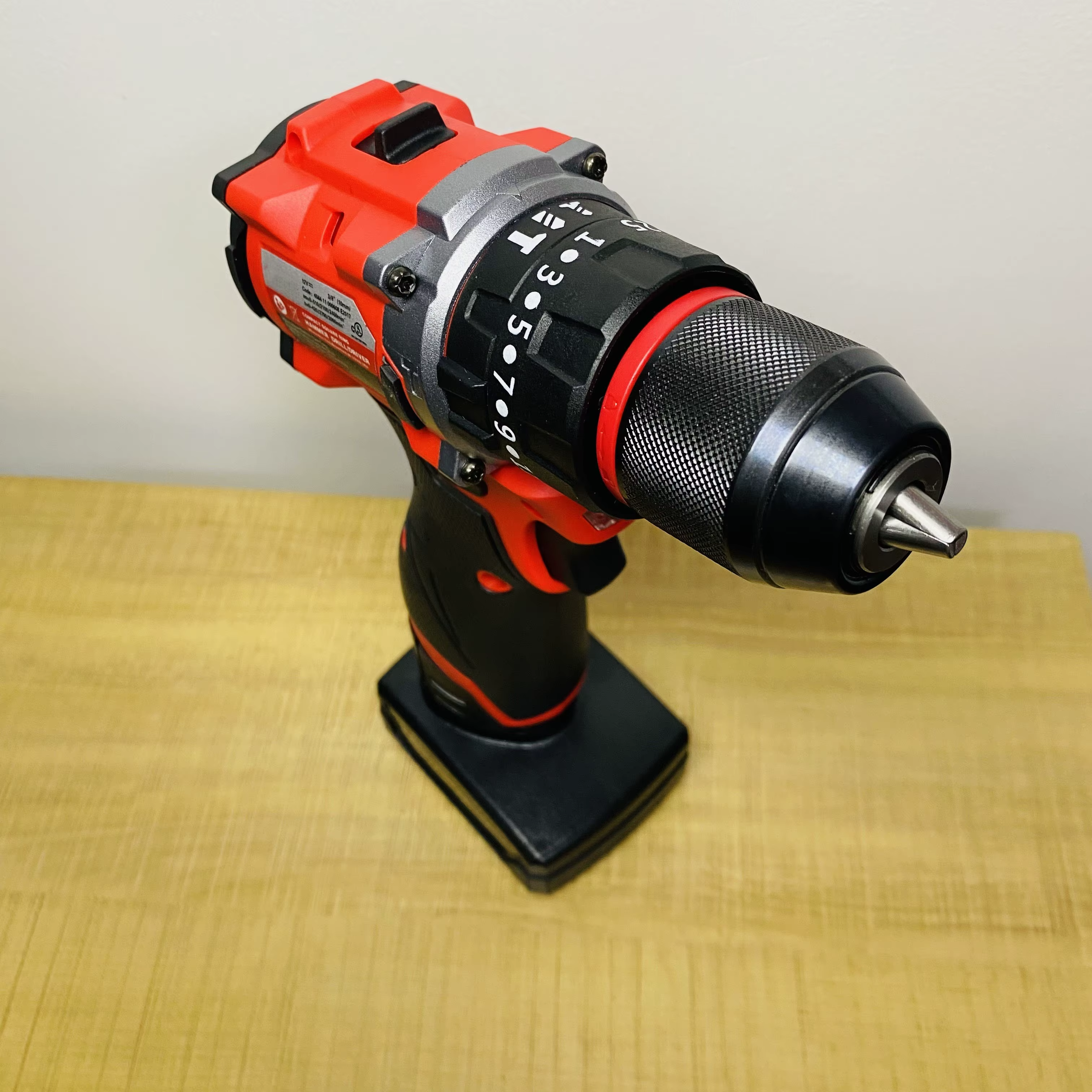 Perceuse-visseuse à percussion sans fil Milwaukee 12V