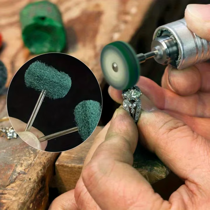 Mini perceuse, brosse Abrasive