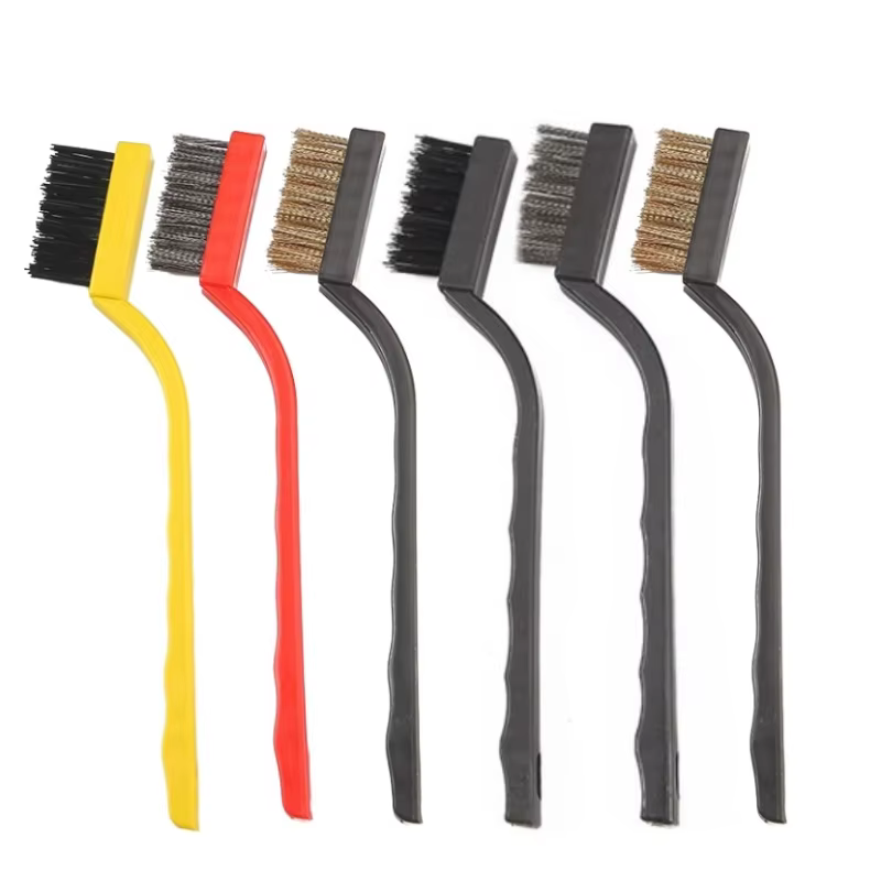 Ensemble de brosses métalliques à poignée incurvée