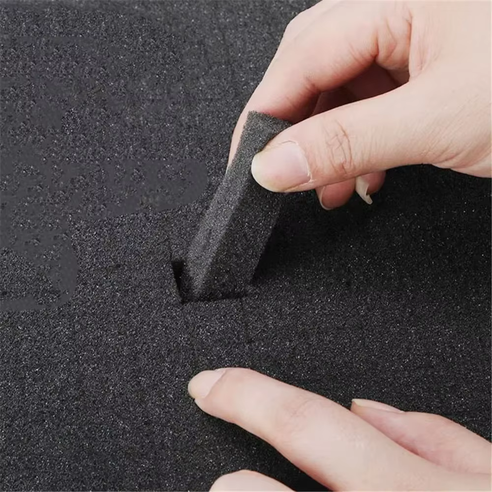 Boîte à outils feuilles de mousse noires intégrées