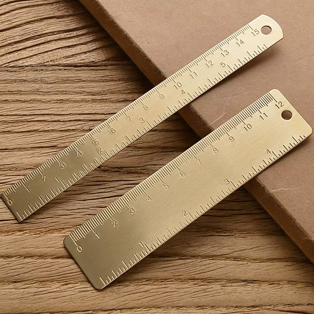 Règle droite multifonction en laiton 12/15 cm