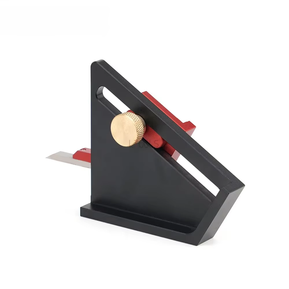 Outil de centrage semi-automatique pour le travail du bois