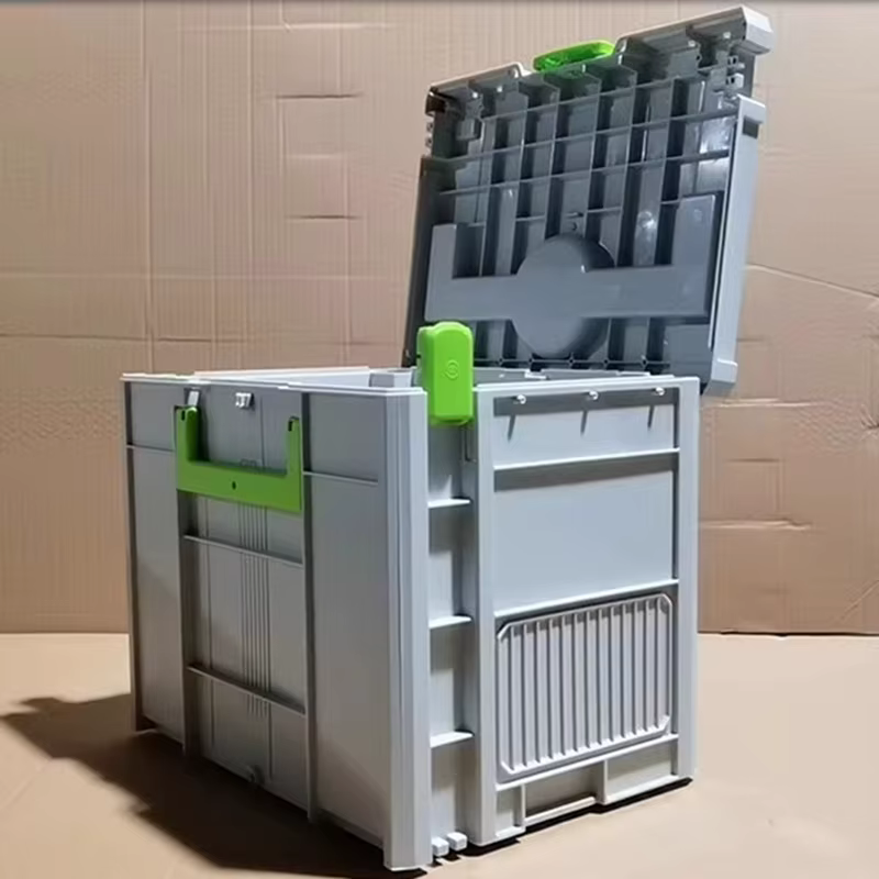 Boîte à outils empilée