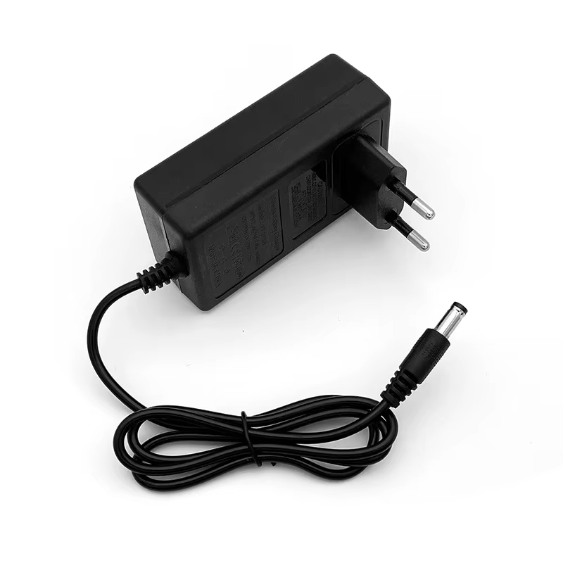 Makita – chargeur de batterie au Lithium 21V 12.6V