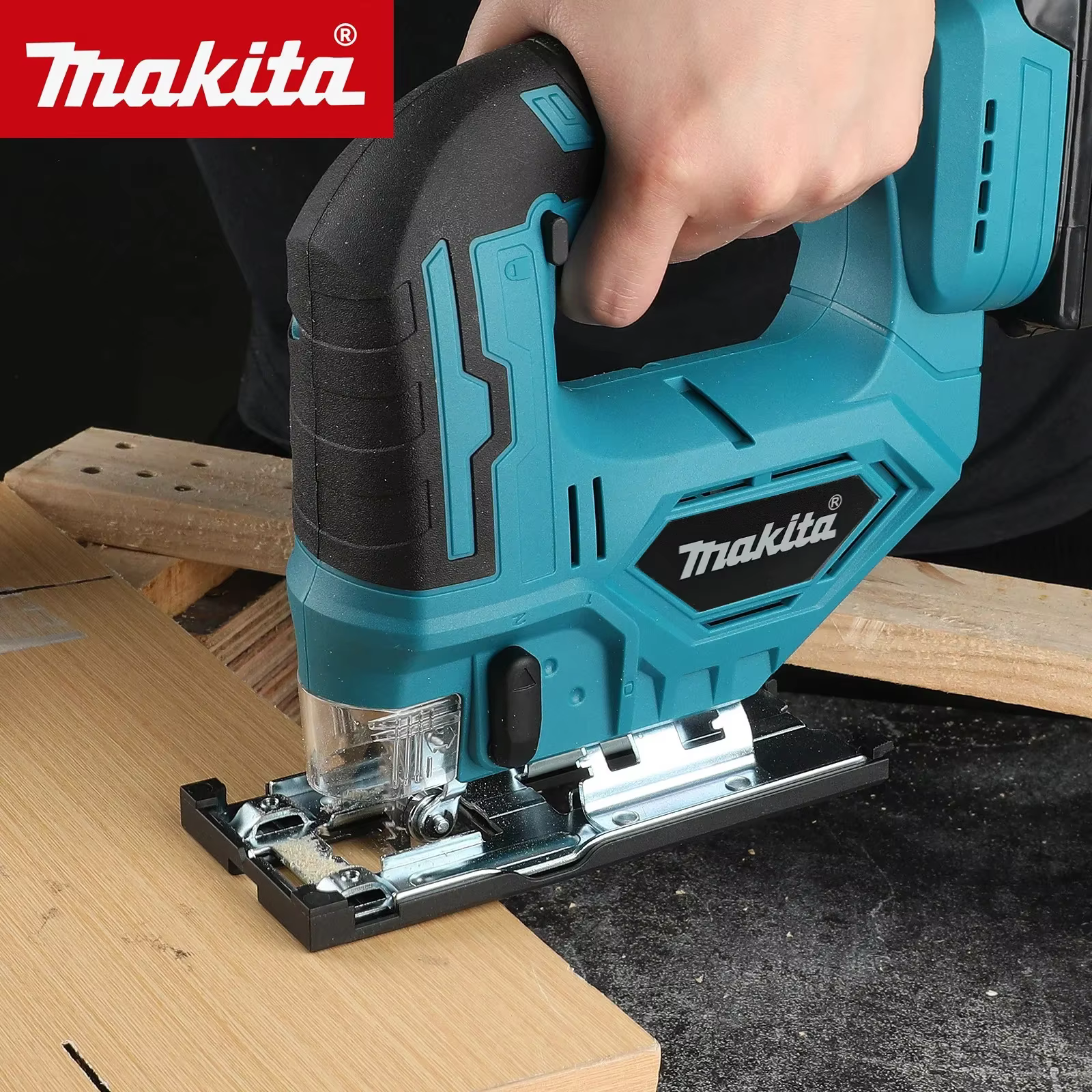 Scie sauteuse électrique Makita DJV182Z 18V sans fil avec poignée en forme de baril et lame
