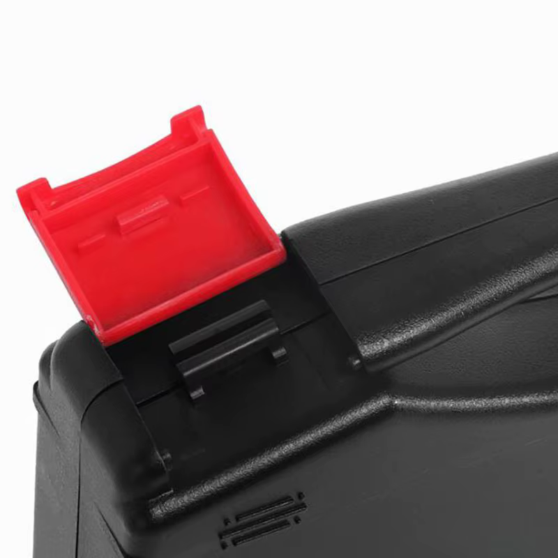 Mallette rigide en plastique noir 230x180x45mm