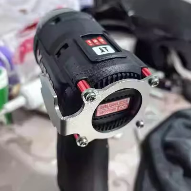 Perceuse électrique, rangement à suspension rapide