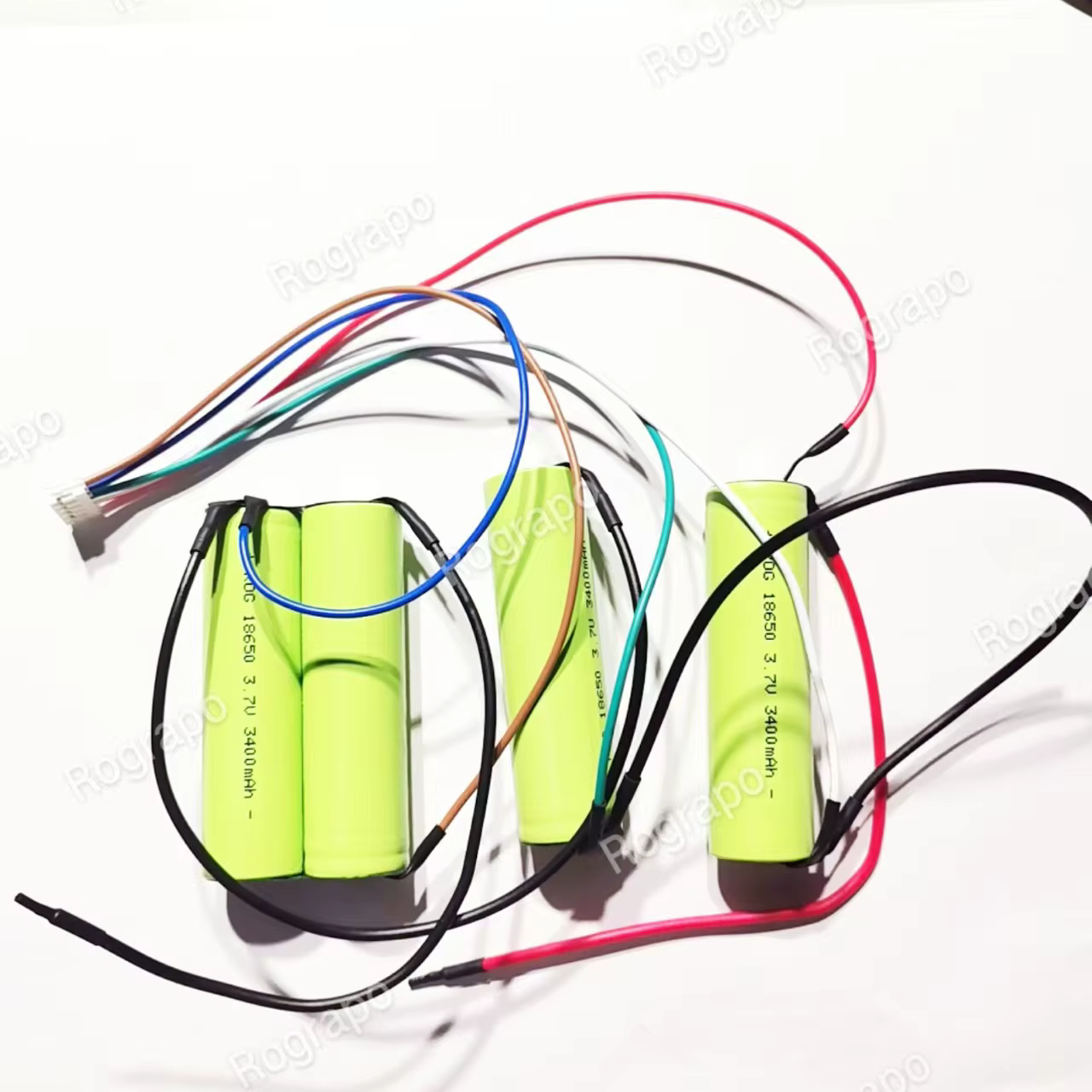 Nouveau Batterie Li-ion 14.4V 3400mAh/2800mAh pour Electrolux ERG105 900273772   Aspirateur robot NV144L15BC avec prise