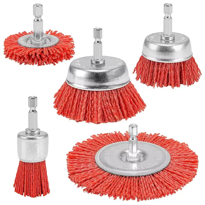 Brosse en nylon abrasive à fil métallique avec tige de 1/4 po pour perceuse