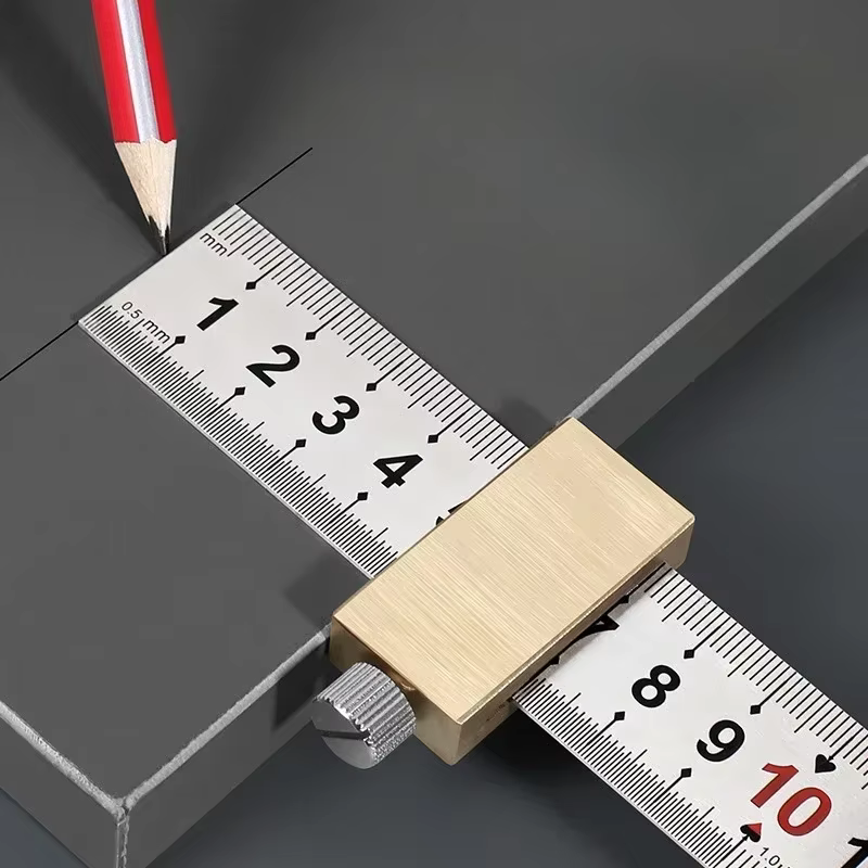 Règle en acier pour charpentier en métal
