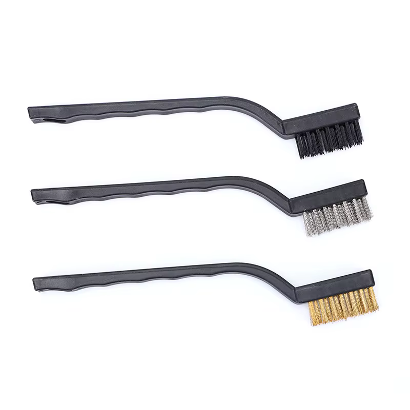 Ensemble de brosses métalliques à poignée incurvée
