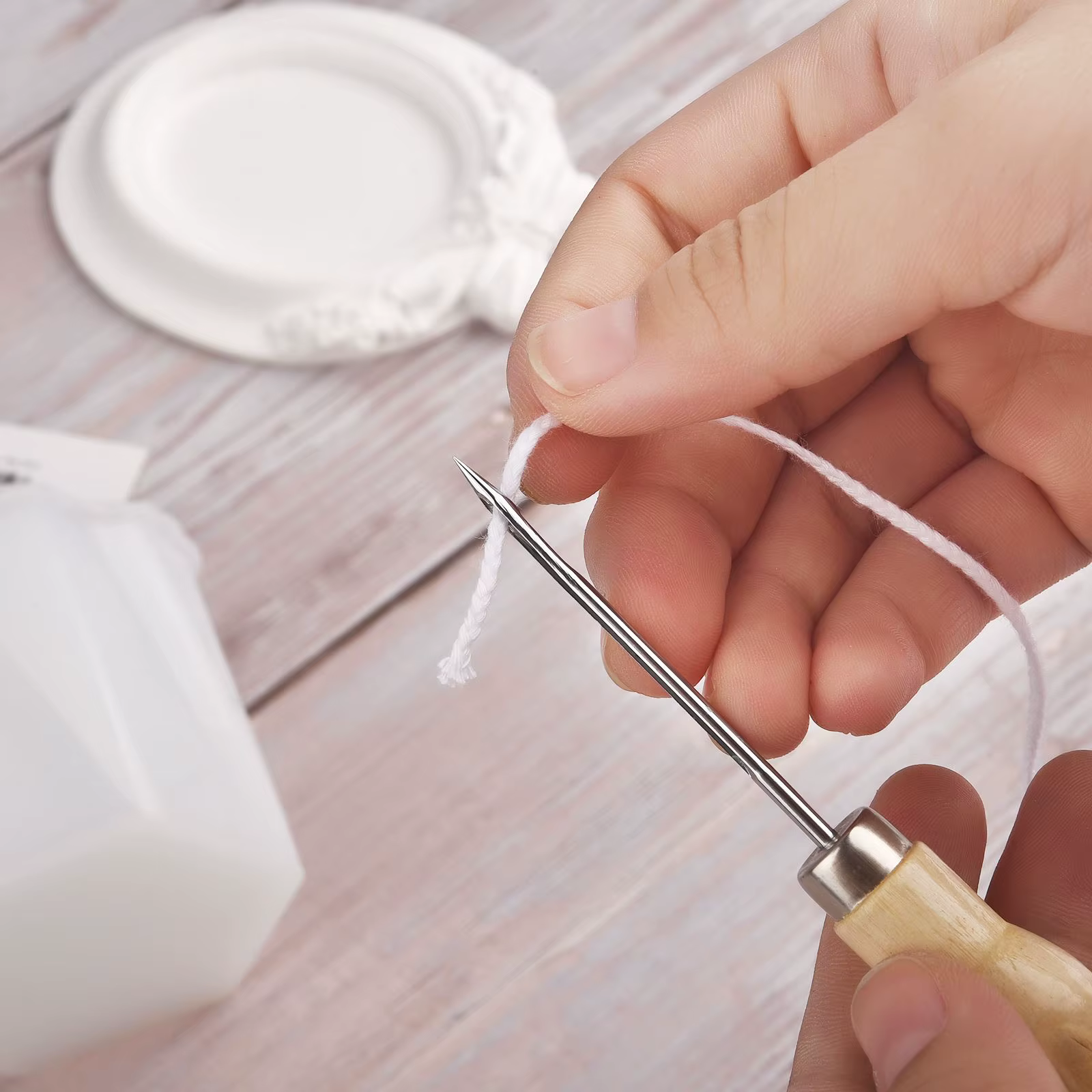 Cône à trou rond pour bricolage