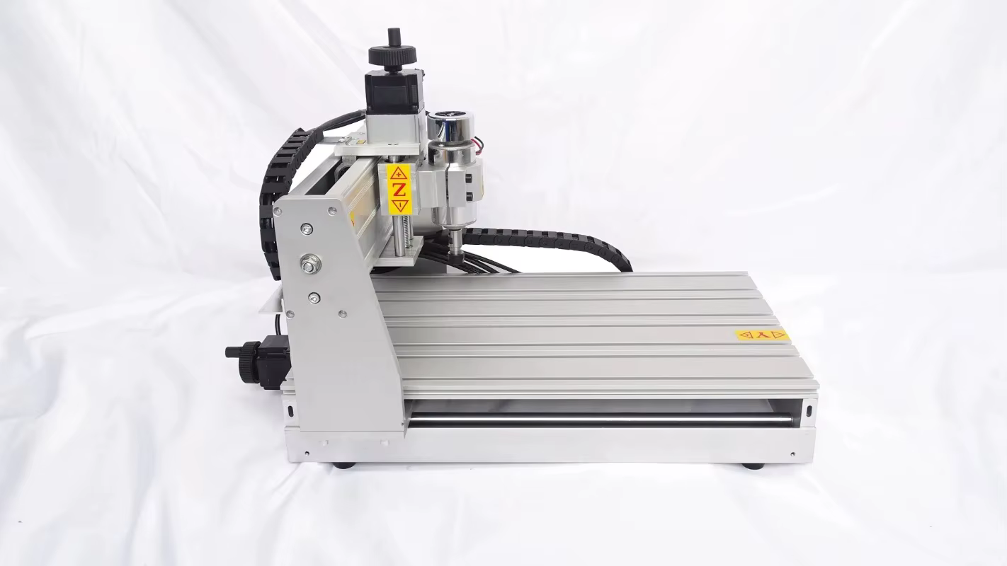 Mini-machine CNC pour le travail du bois avec fonction rotative MACH3. CNC3020