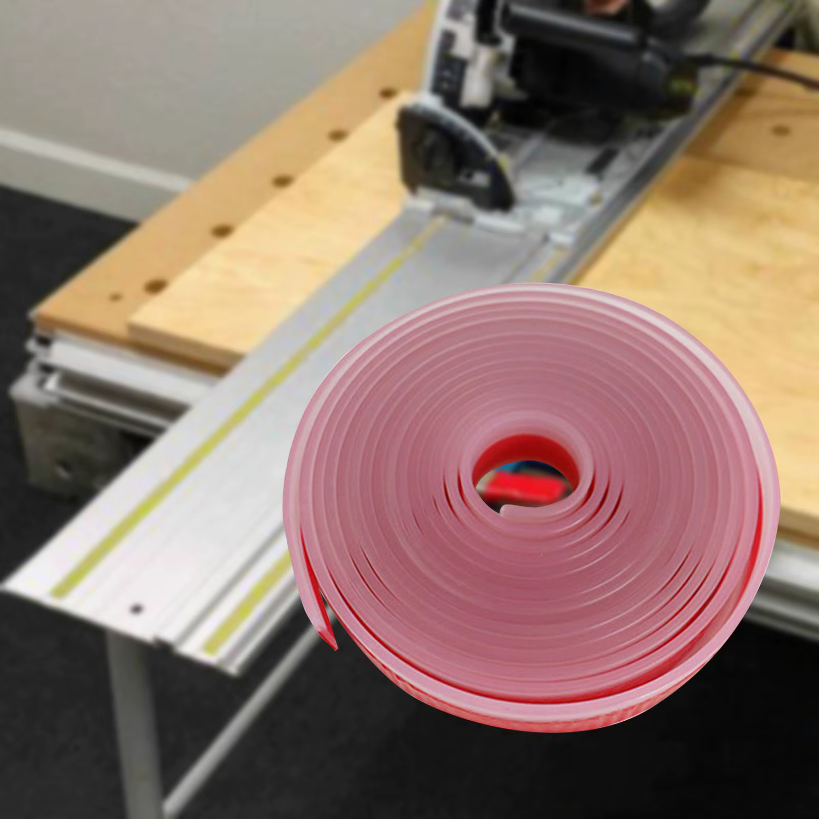 Rail de guidage pour scie circulaire