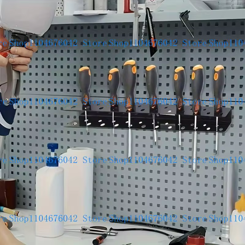 Organisateurs d'outils muraux permettant de gagner de l'espace