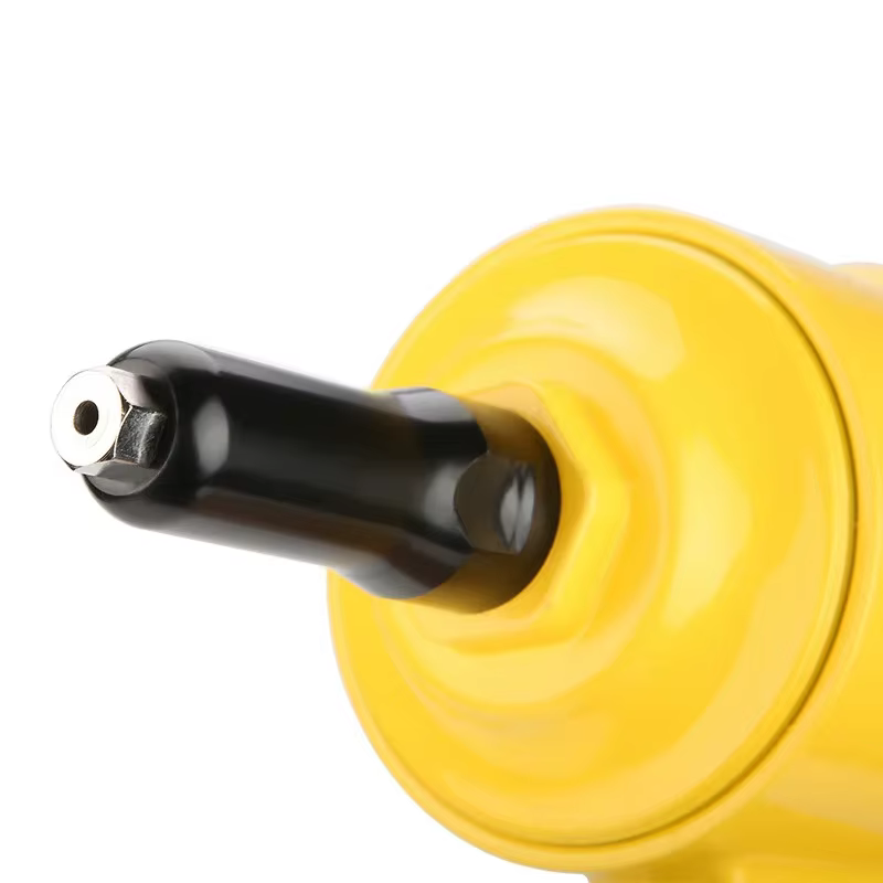 Pistolet à rivets pneumatique