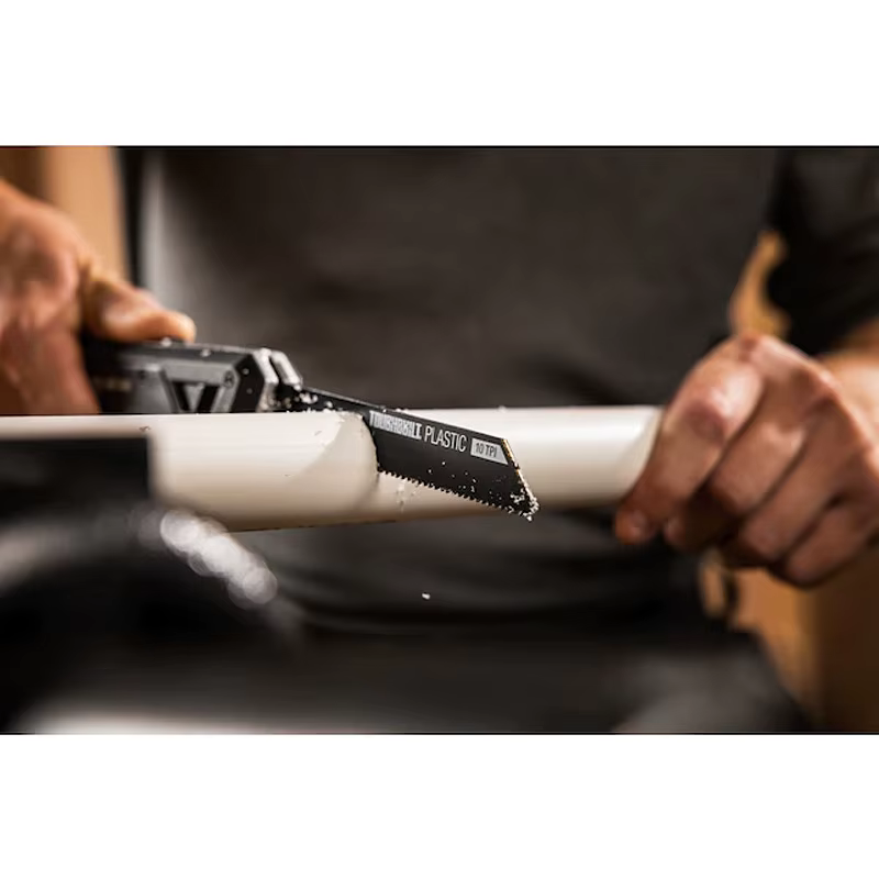 Scie pliante TOUGHBUILT TB-H4S5-23FU avec 5 lames