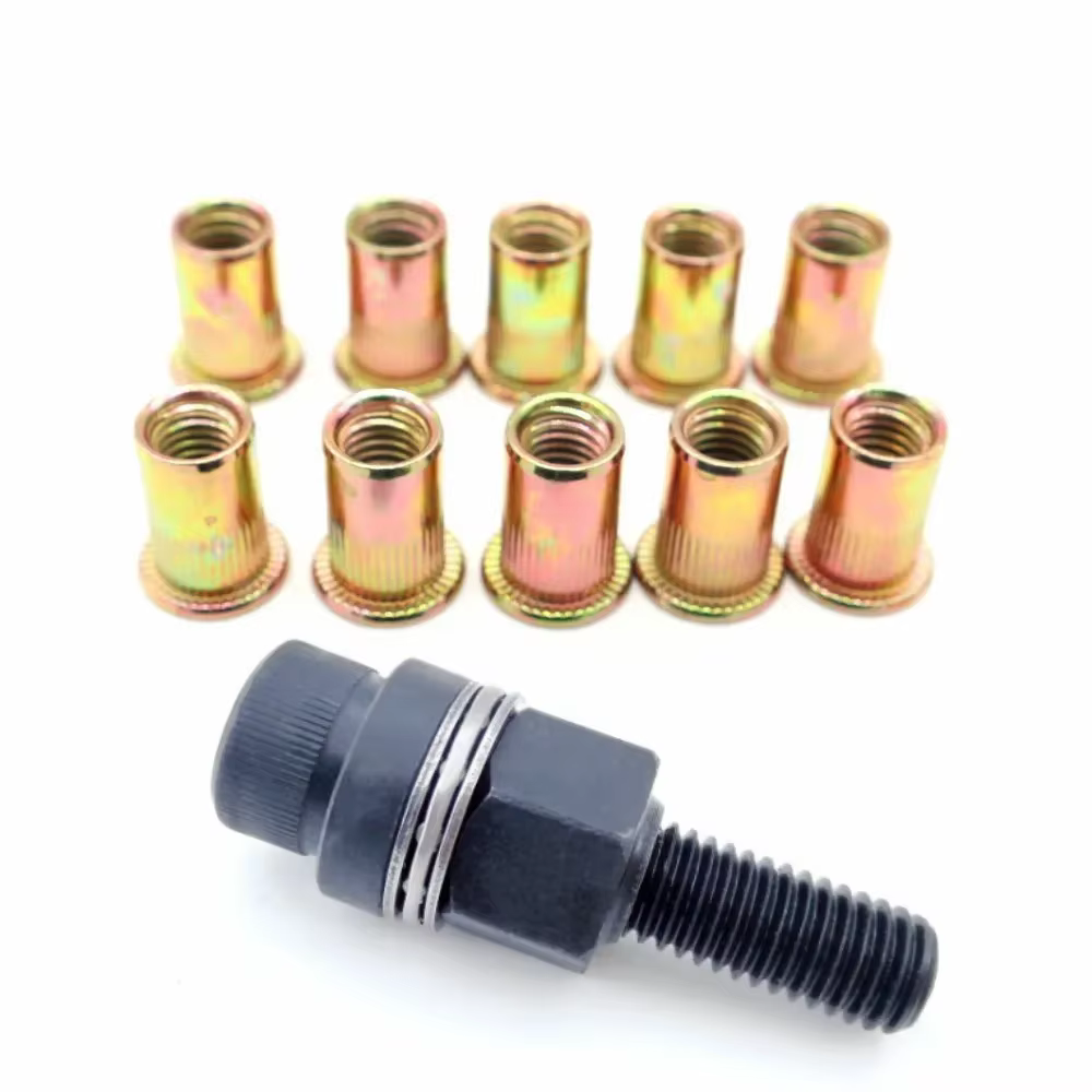 Outil de rivetage manuel avec 10 rivets