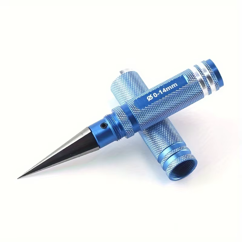 Perforateur de trous d'expansion de modèle