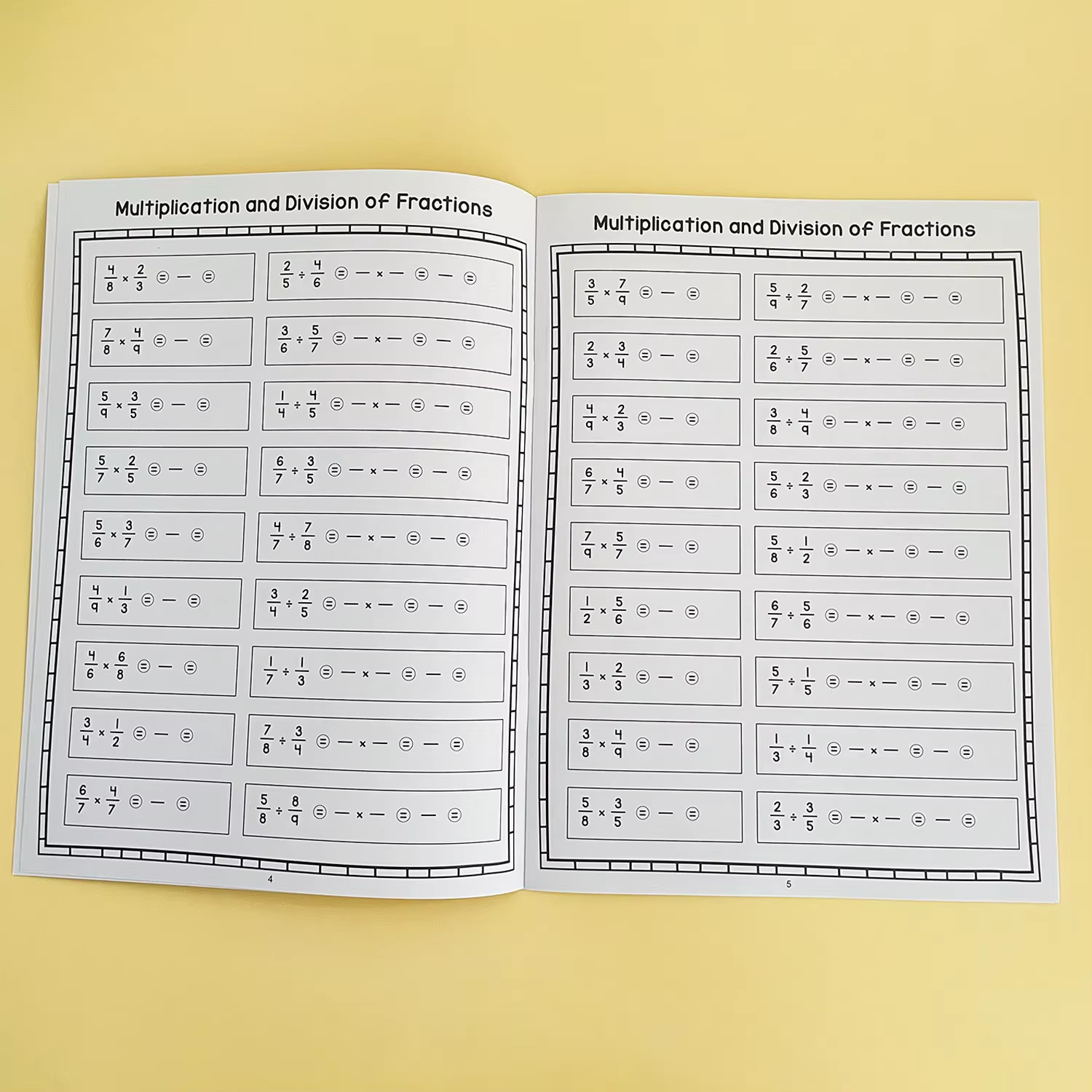 Cahier d'exercices de base sur la multiplication et la division des fractions, aides pédagogiques en mathématiques pour enfants et étudiants, livre de formation aux calculs mathématiques