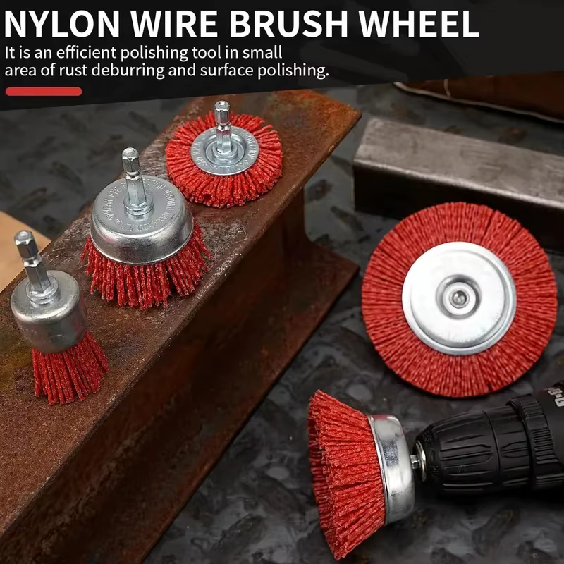 Brosse en nylon abrasive à fil métallique avec tige de 1/4 po pour perceuse